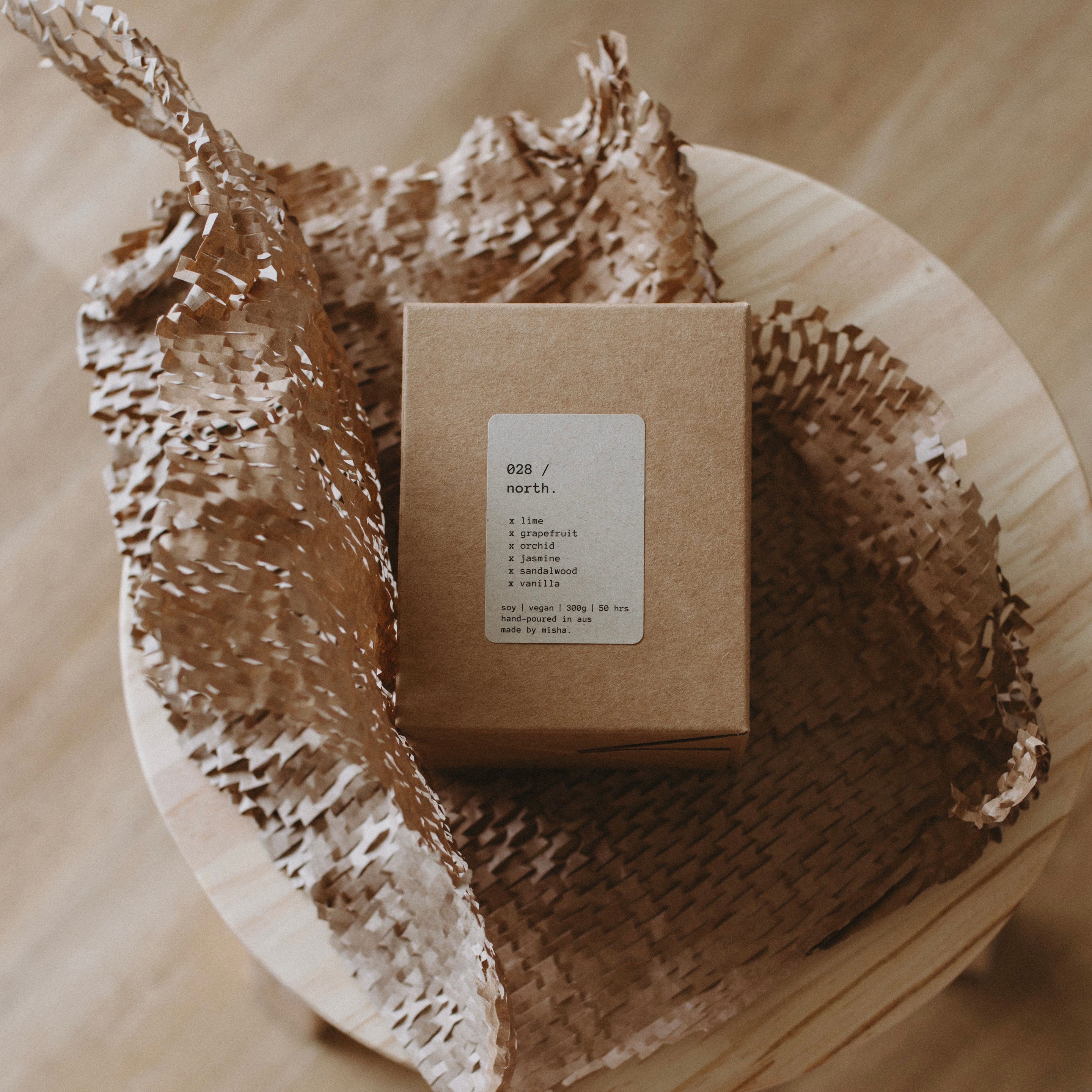 028 / north. (sandalwood, vanilla, orchid, jasmine)