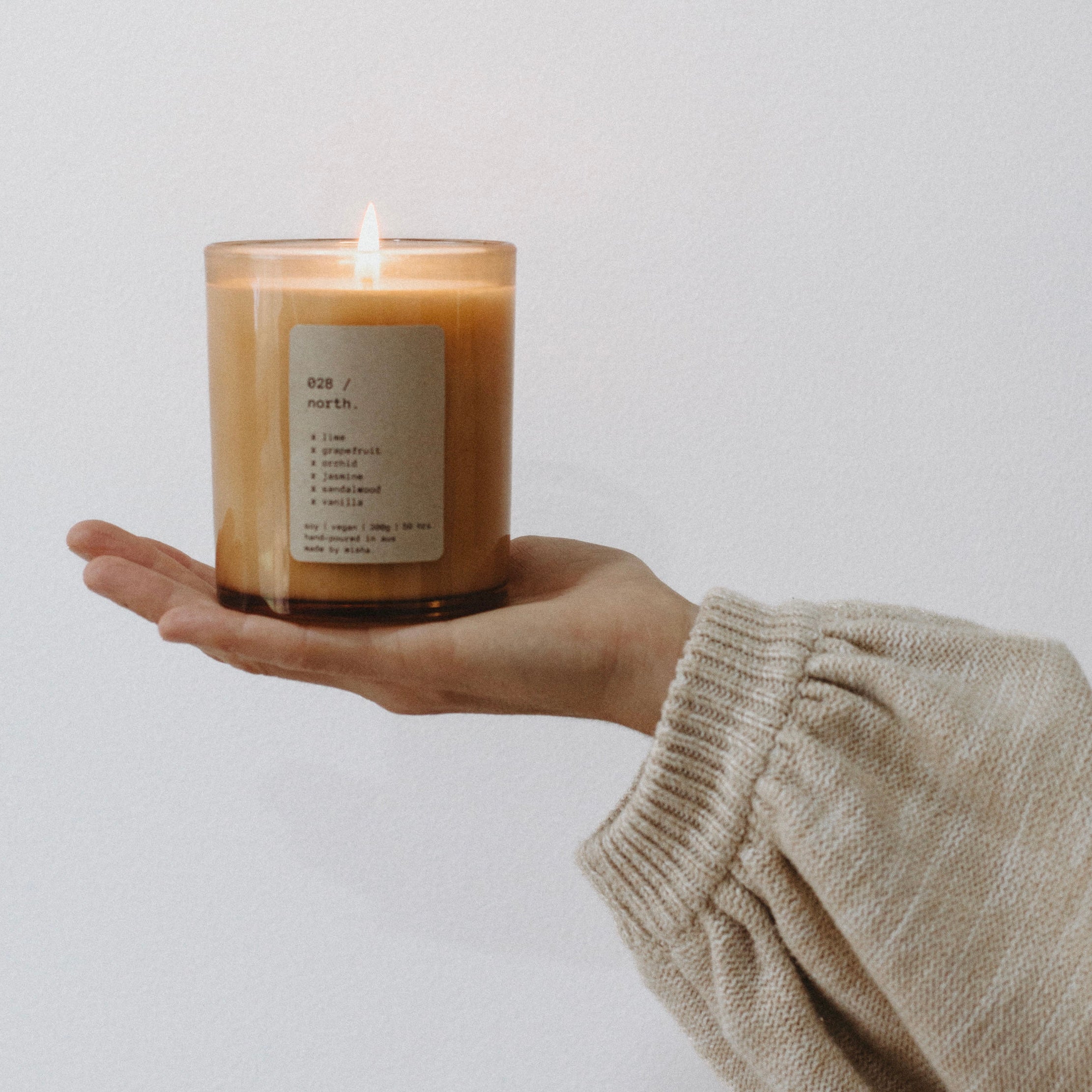 028 / north. (sandalwood, vanilla, orchid, jasmine)