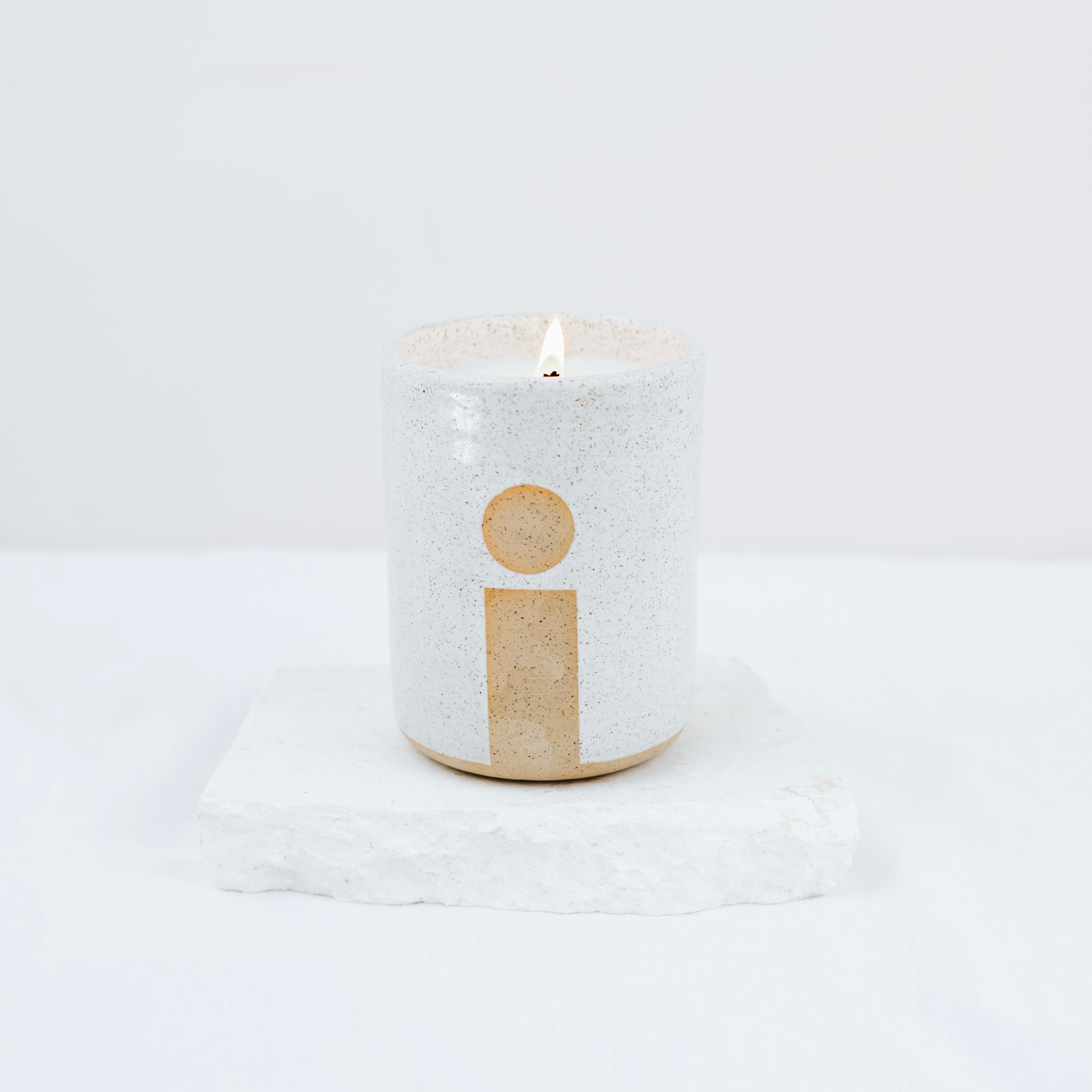 CLAY 031 / sunday. (saffron, sea salt, rose, orange blossom, violet, moss)