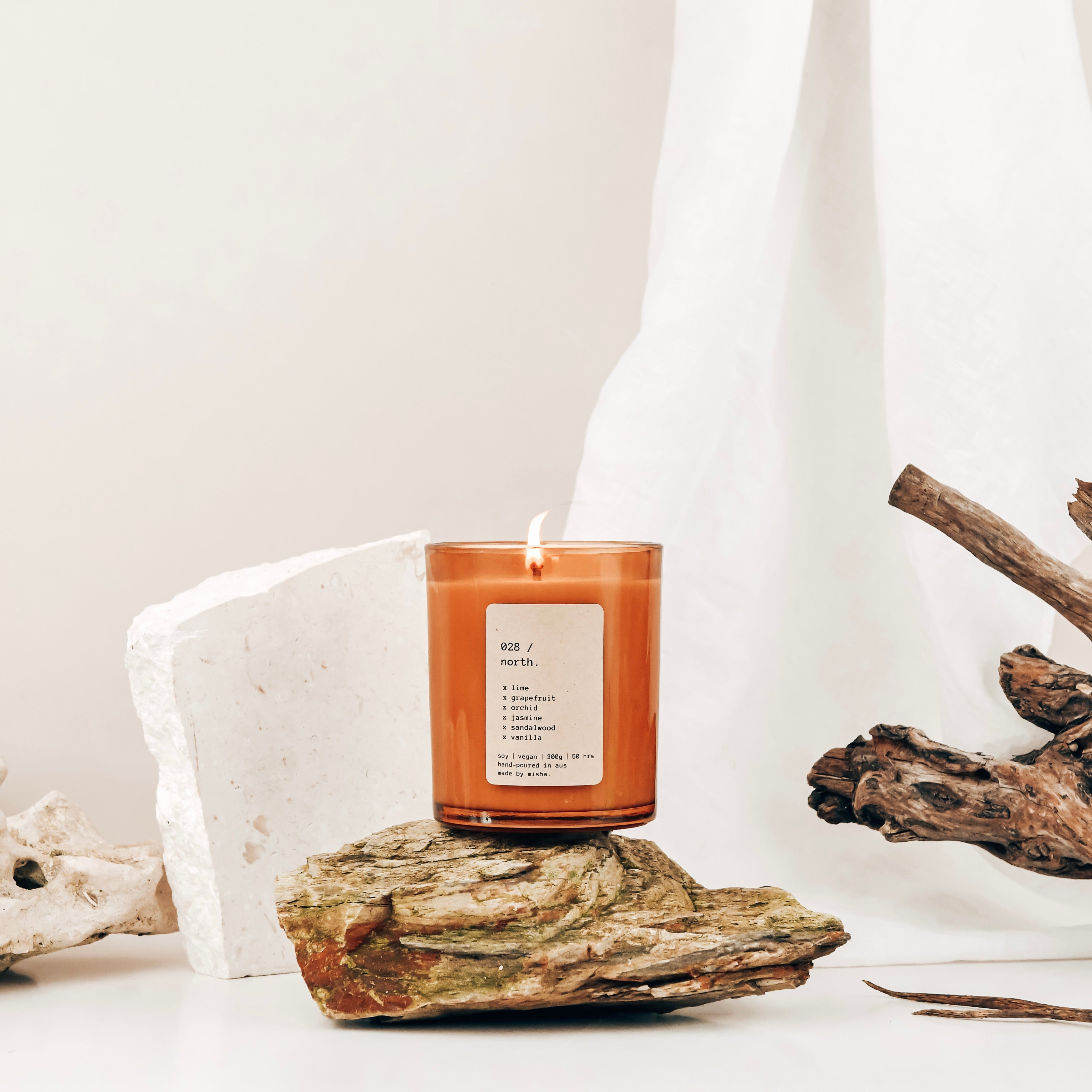 028 / north. (sandalwood, vanilla, orchid, jasmine)